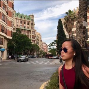 Meet your Posher, Cat